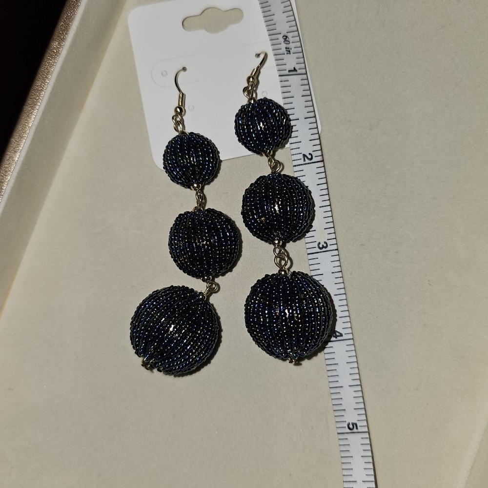 Long iridescent beaded earrings - Picture 3 of 7